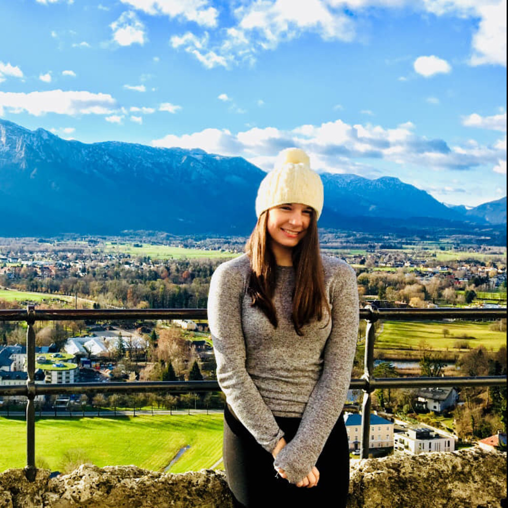 Meet your Posher, Hannah